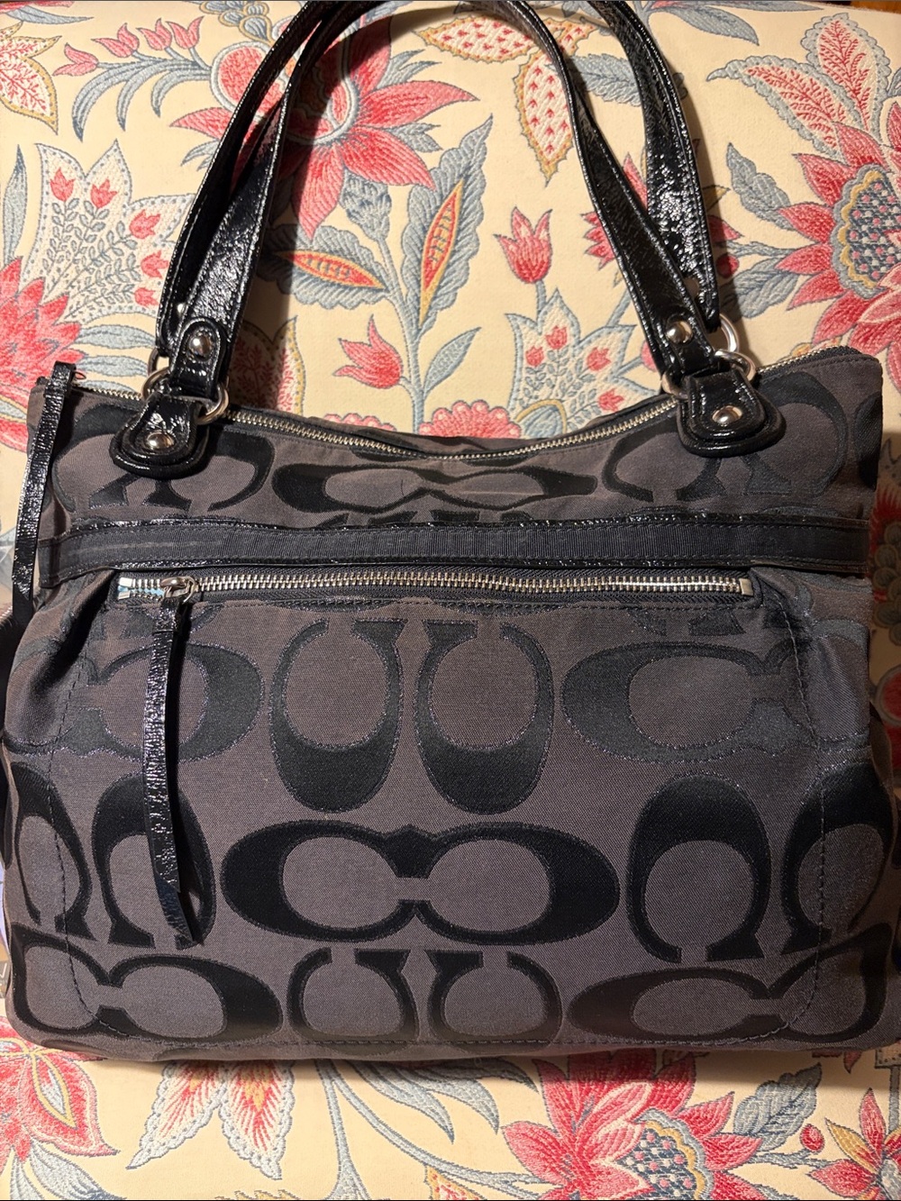 Coach Poppy 8979 Signature Sateen GlamTote  Vintage w/ Exterior Zip Pocket GUC